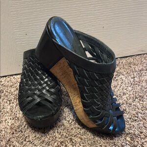 Chocolat Blu size 8 Chic Black Woven Wedge Sandals